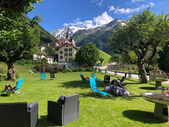 dans-le-jardin-de-l-auberge